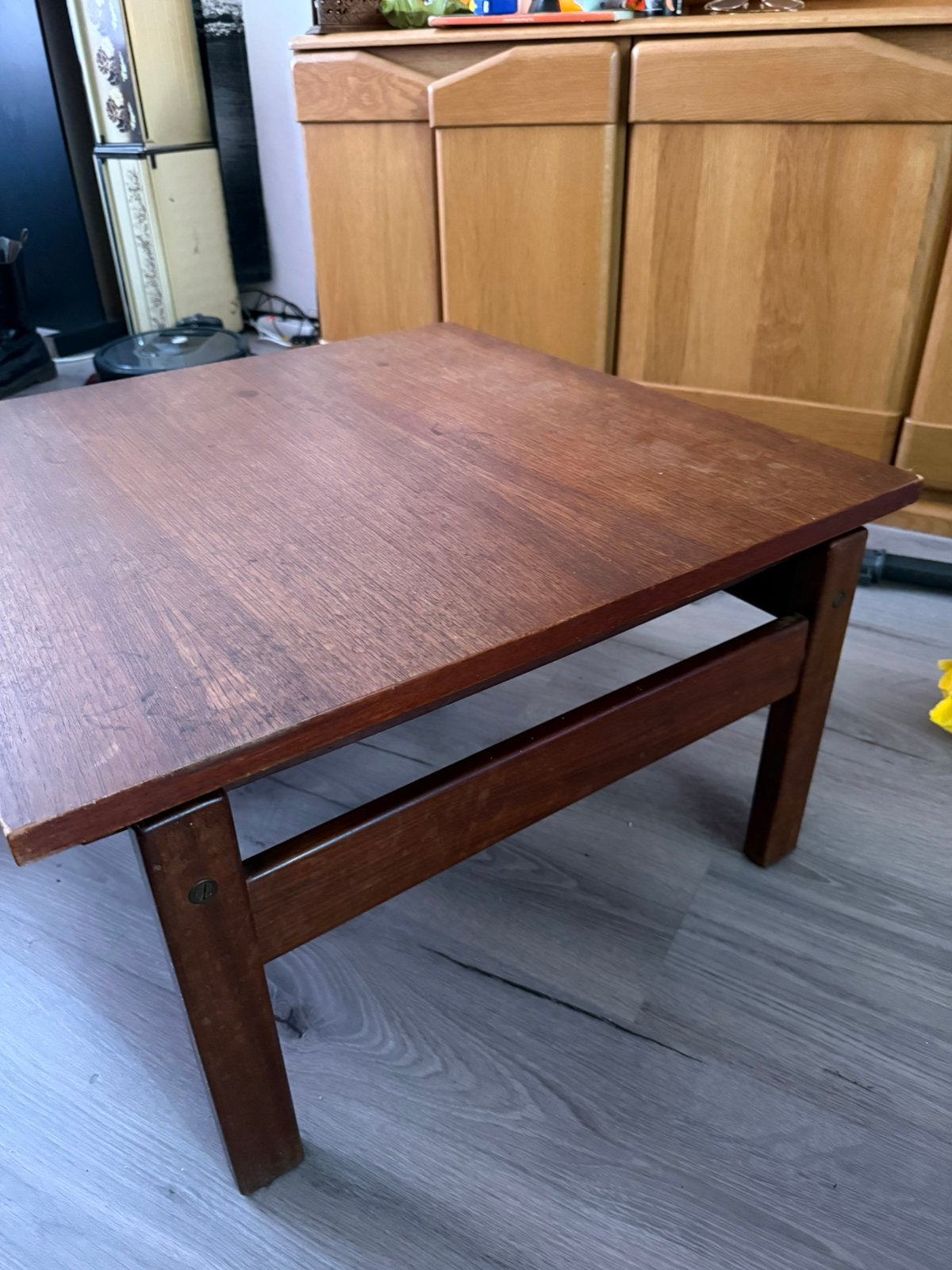 Mooie vintage houten bijzettafel, Ophalen, Minder dan 45 cm, Gebruikt, Vierkant