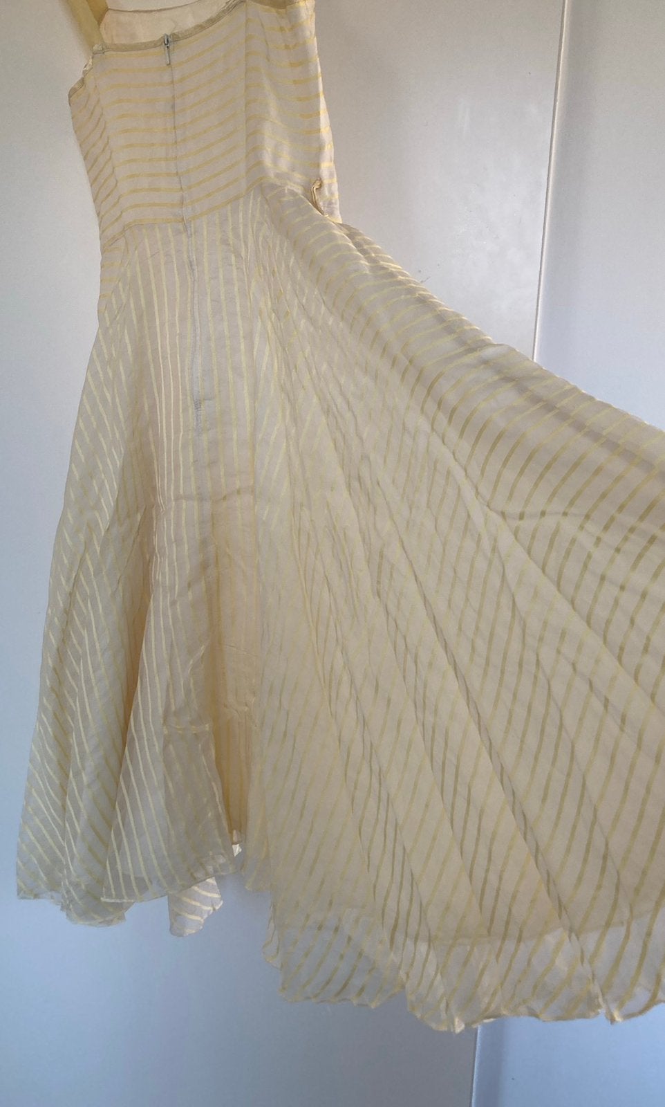Prachtige vintage zijden jurk voor lente en zomer, maat 36 S, Ophalen of Verzenden, Zo goed als nieuw, Maat 36 (S), Galajurk