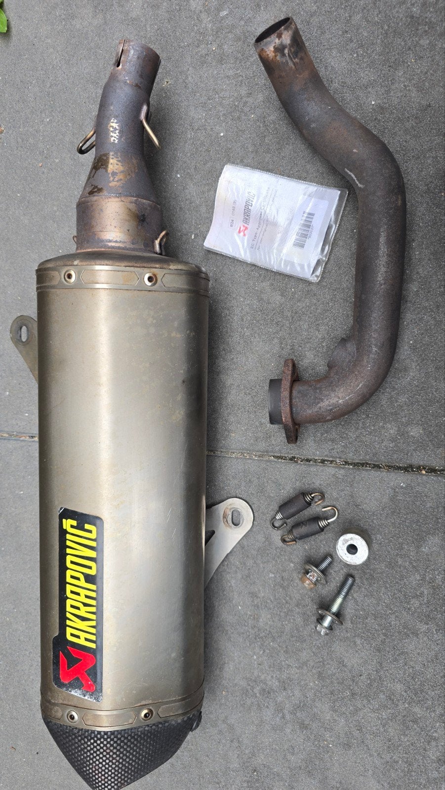 Akrapovic uitlaat Piaggio MP3, Ophalen
