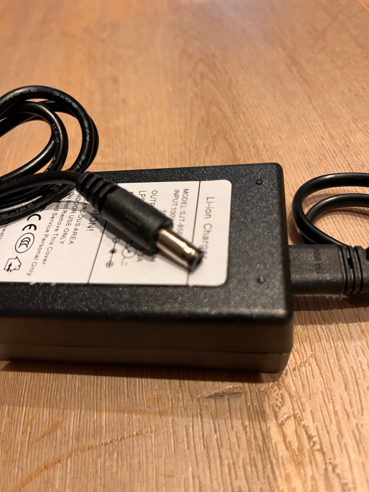 Li-ion Oplader - 42V 1.5A - nieuw - step fiets etc, Ophalen of Verzenden, Gebruikt