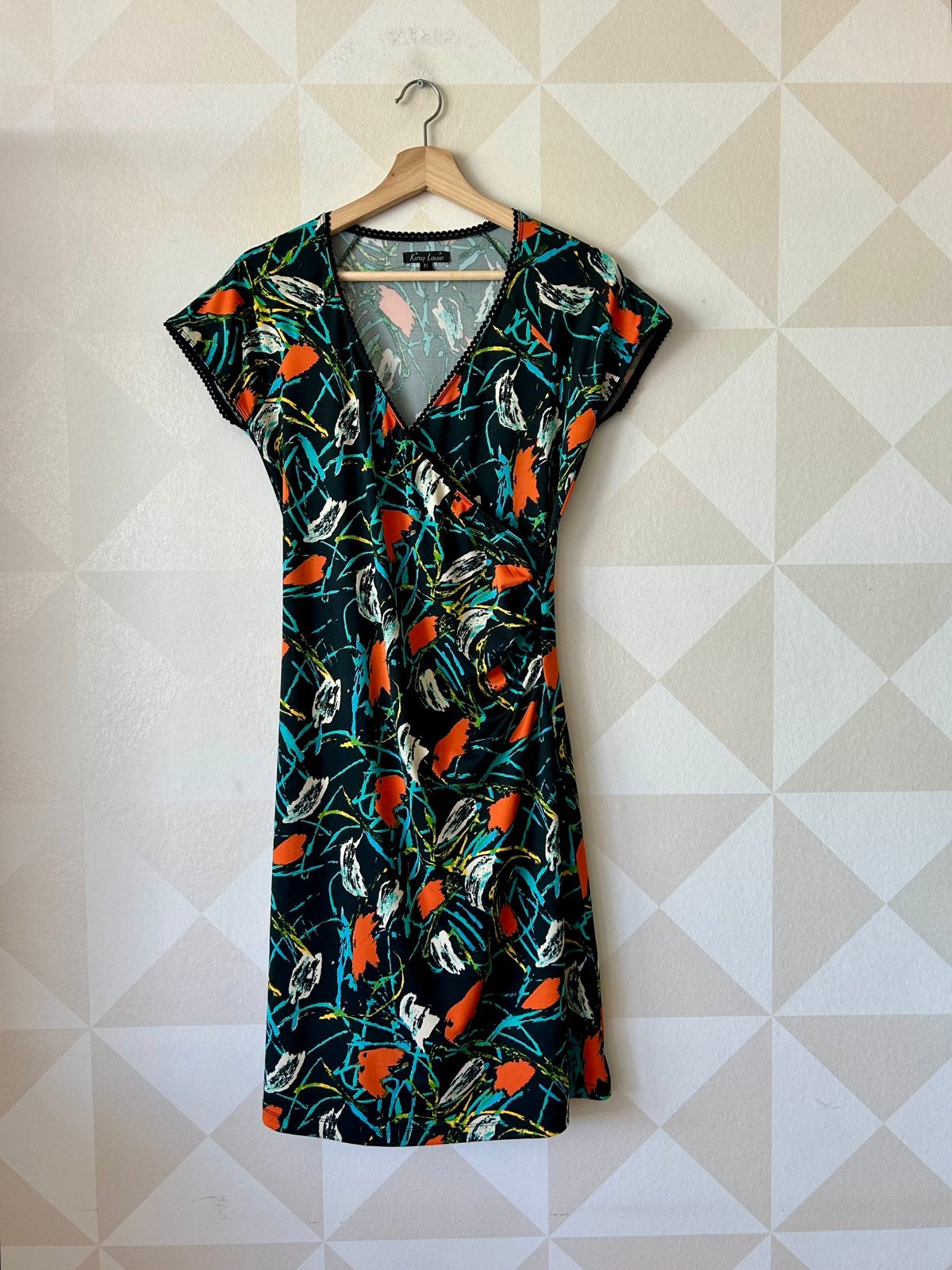 King Louie Cross Dress jurk zwart bloem M/38 zgan, Maat 38/40 (M), Meerkleurig, Ophalen of Verzenden, Zo goed als nieuw