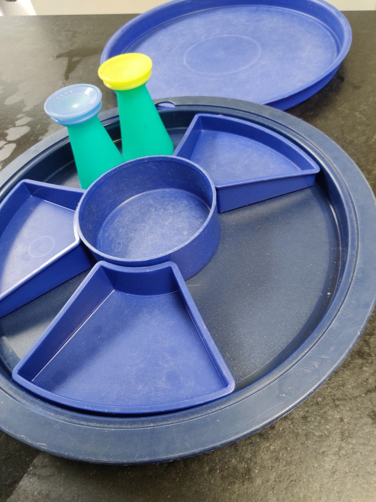 Tupperware serveerschaal met deksel en peper/zout stel, Kunststof, Ophalen of Verzenden, Overige merken, Overige typen