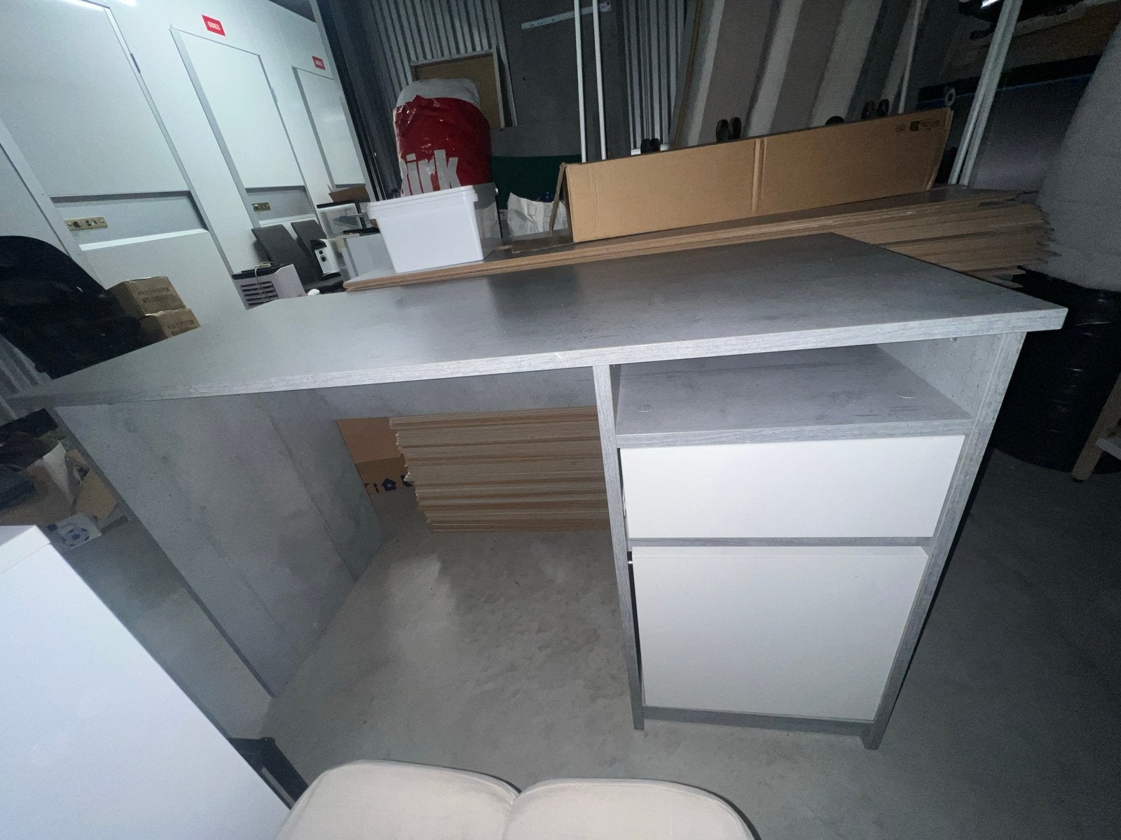 Jysk Bureautafel - Goede Conditie, Huis en Inrichting, Bureaus, Ophalen, Met lades, Spaanplaat of MDF, Zo goed als nieuw