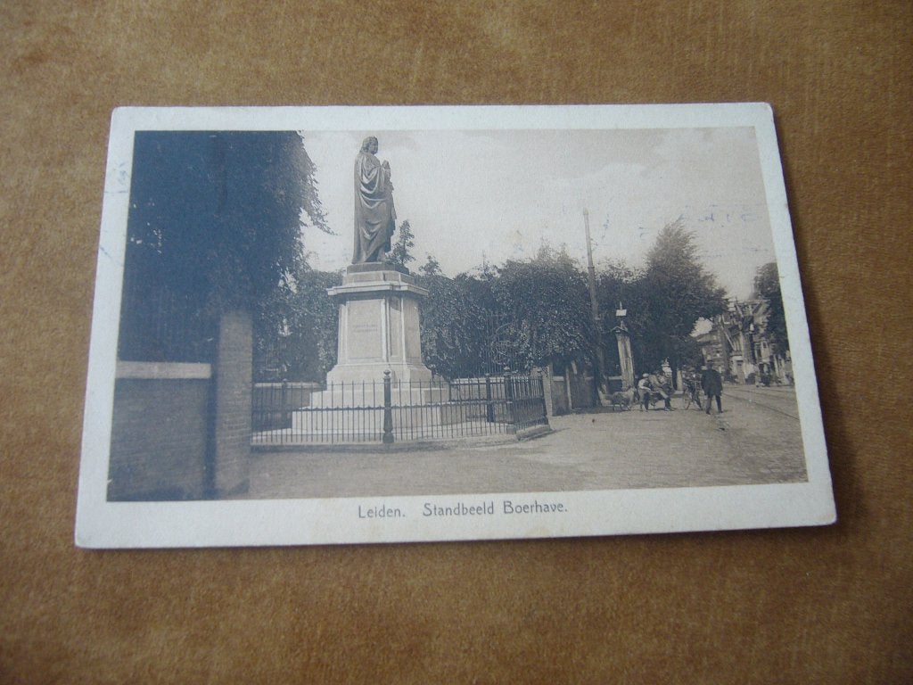 LEIDEN  =  STANDBEELD BOERHAVE    1931, Ophalen of Verzenden, 1920 tot 1940, Gelopen, Zuid-Holland