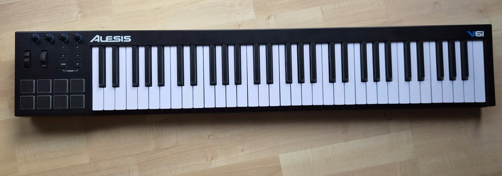 Alesis V61 MIDI Keyboard - 61 toetsen, USB-aansluiting, 61 toetsen, Zo goed als nieuw, Aanslaggevoelig, Ophalen