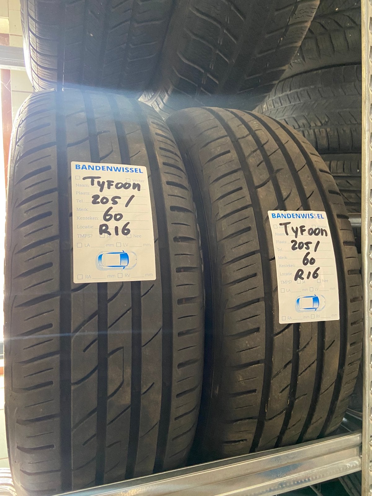 2x Tyfoon Successor 7, 205/60 R16 +- 6mm (2325), Ophalen