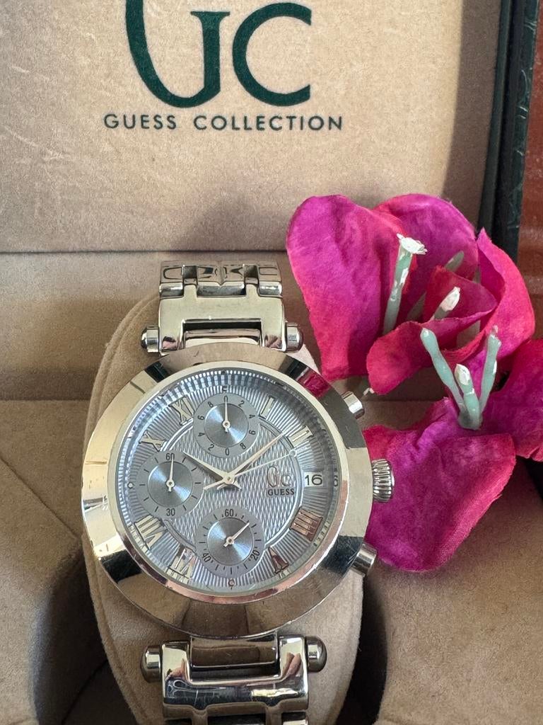 Stijlvol Guess horloge. Goede staat. Originele verpakking, Ophalen, Staal, Gebruikt, Staal