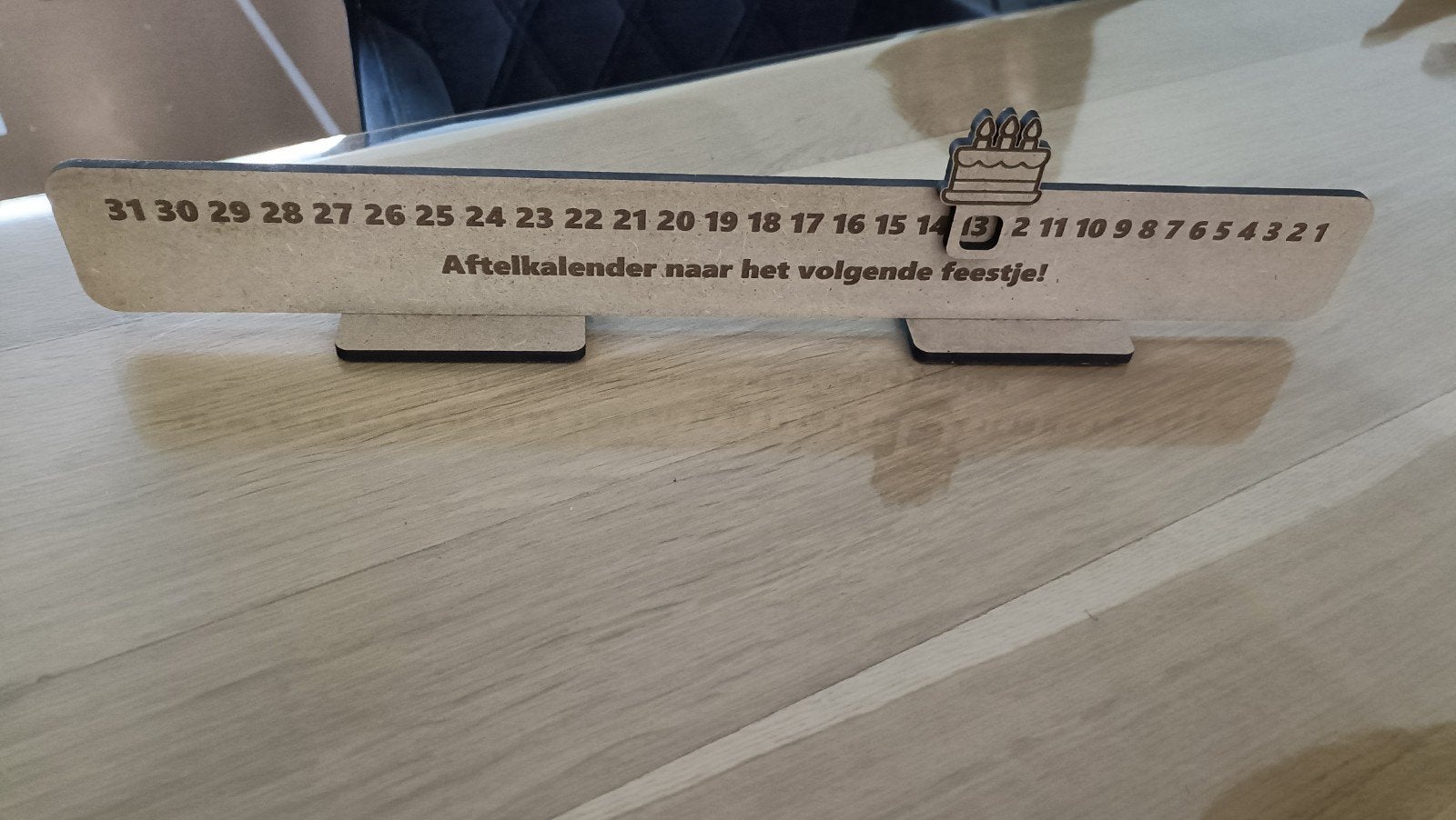 Houten aftelkalender met verwisselbare figuurtjes, Zo goed als nieuw, Overige merken, Knutselmateriaal, Educatief
