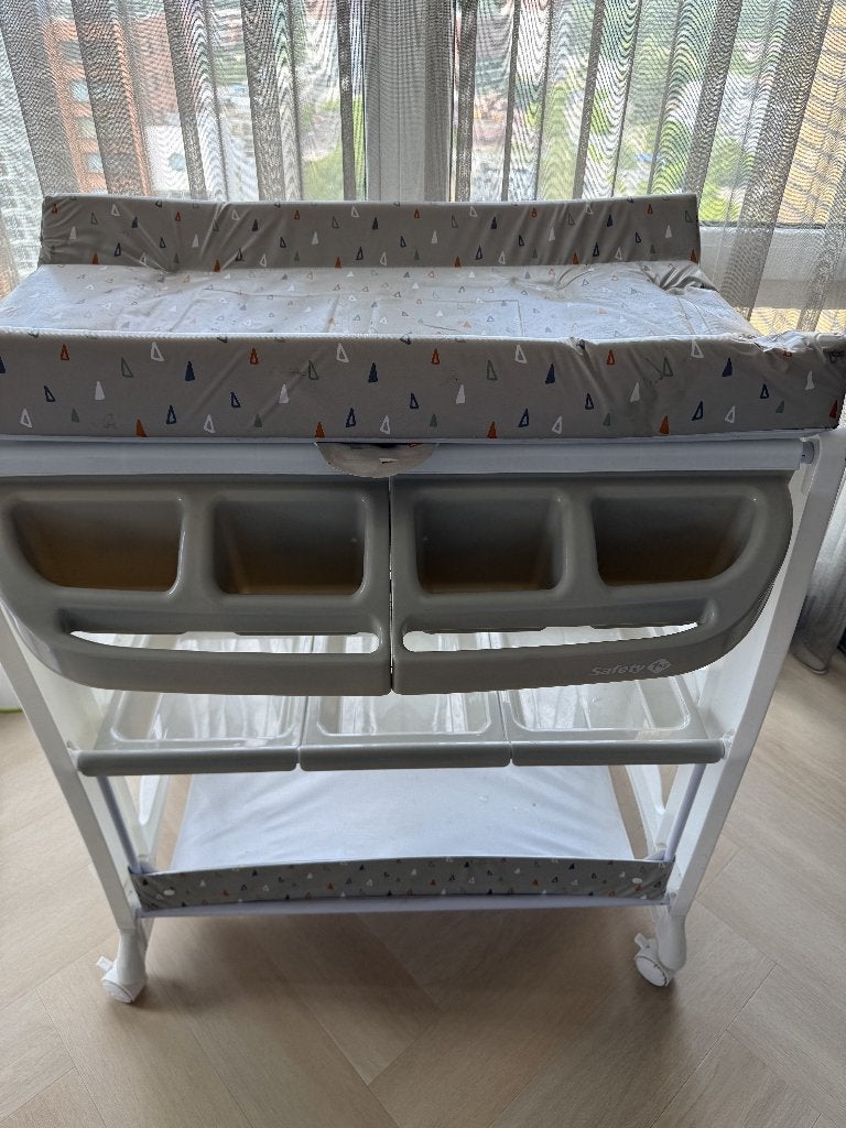Baby Verschoontafel met Wielen en Opbergbakken, Ophalen, Zo goed als nieuw, Overige typen