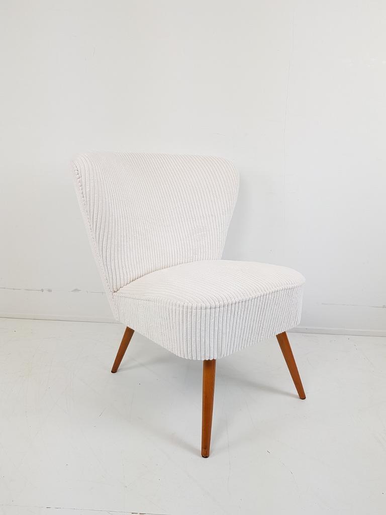 Vintage cocktailstoeltje crème wit nieuw gestoffeerd, Huis en Inrichting, Fauteuils, Modern vintage, Minder dan 50 cm, ., Minder dan 75 cm