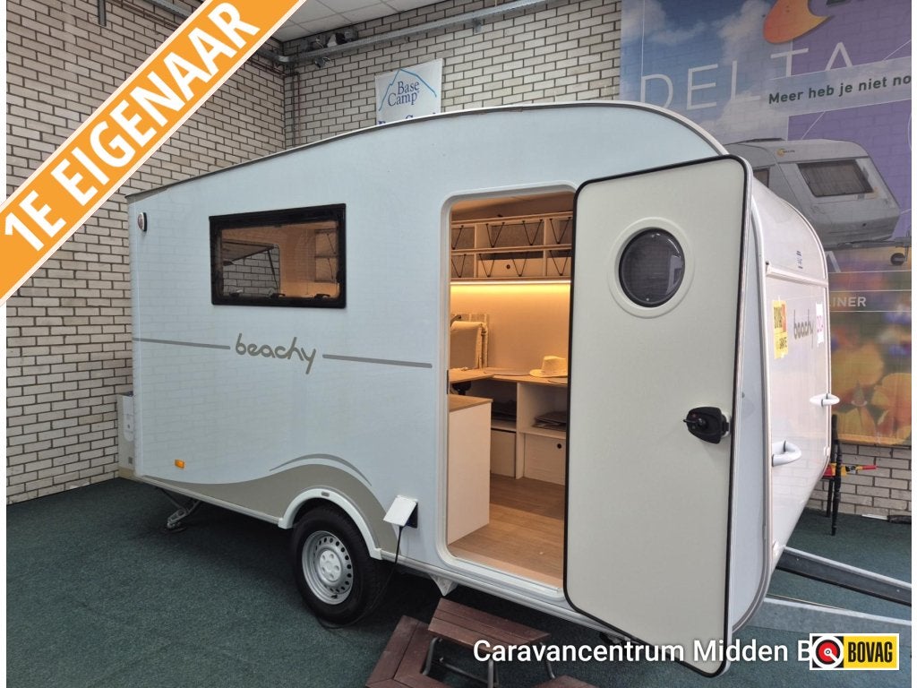 Hobby Beachy 420 2024 NIEUWSTAAT, Caravans en Kamperen, Overige typen, Koelkast, Hobby, Bedrijf