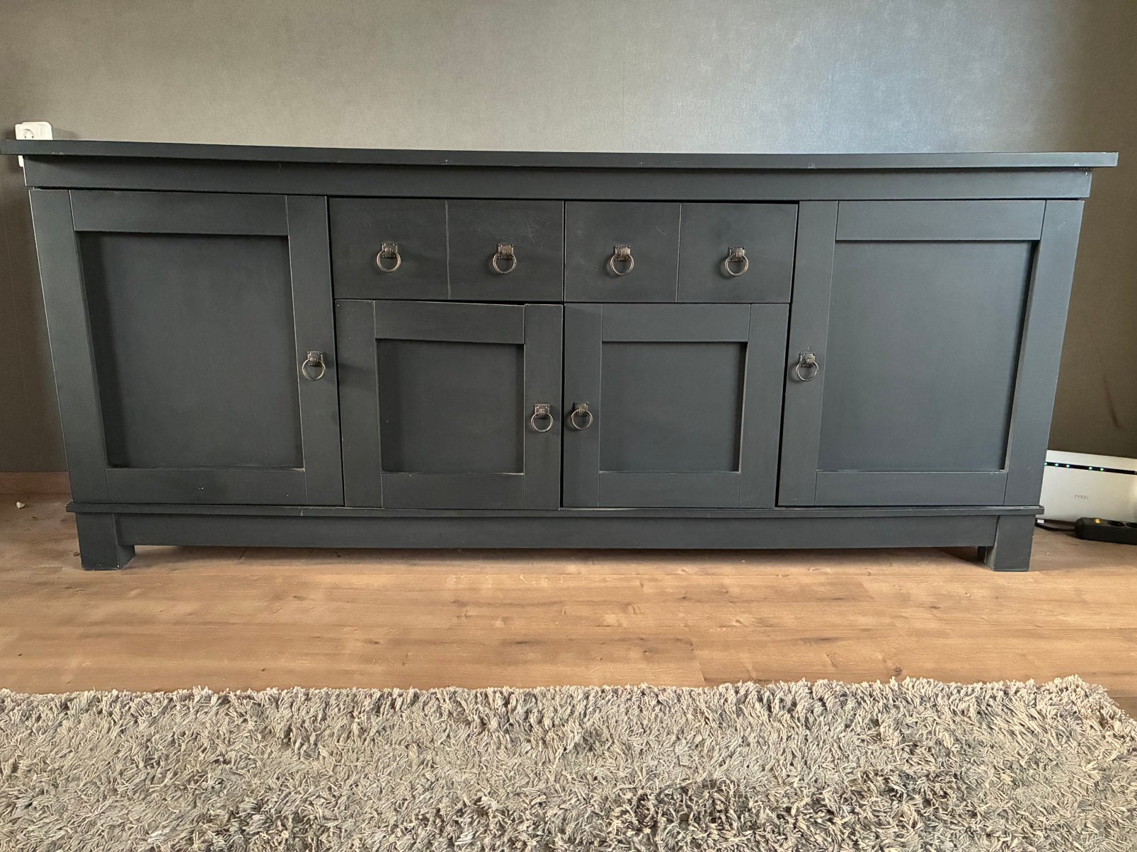 GRATIS: Donkergrijze dressoir met lades en deuren, Huis en Inrichting, Ophalen, Gebruikt, 200 cm of meer, Met lade(s)