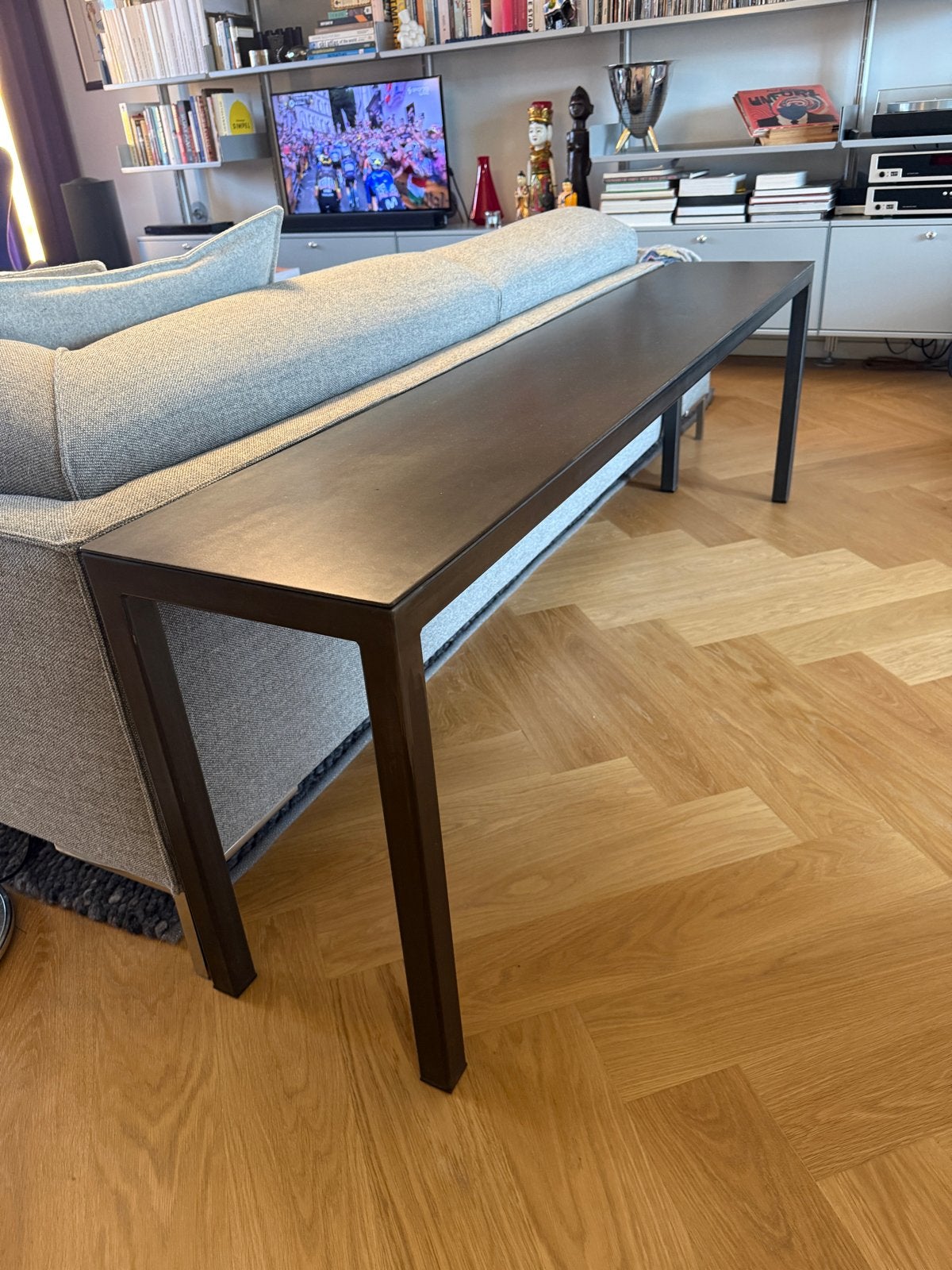 Strakke stalen sidetable - 195,5x35x60 cm, Huis en Inrichting, Tafels | Sidetables, Ophalen, Gebruikt, Metaal, 150 tot 200 cm