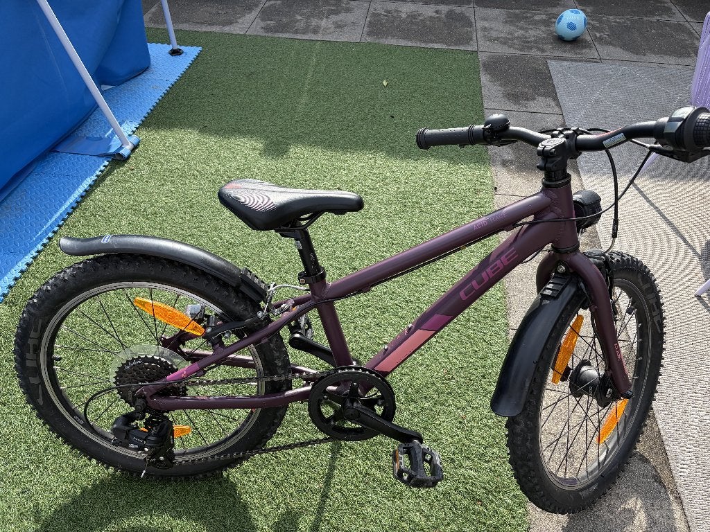 Stoere Cube Acid 200 (20 inch), Ophalen, Gebruikt, Versnellingen, Cube