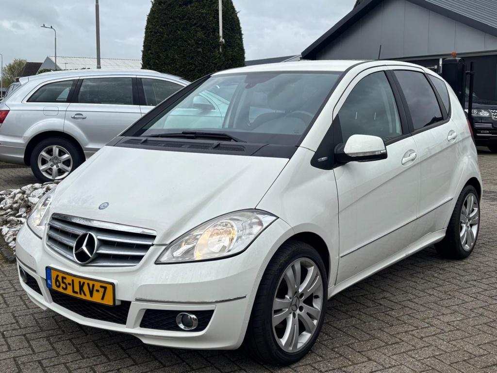 Mercedes-Benz A-Klasse A160 Avantgarde 5-Deurs Wit Trekhaak, Auto's, Mercedes-Benz, Euro 5, Stof, Zwart, Origineel Nederlands