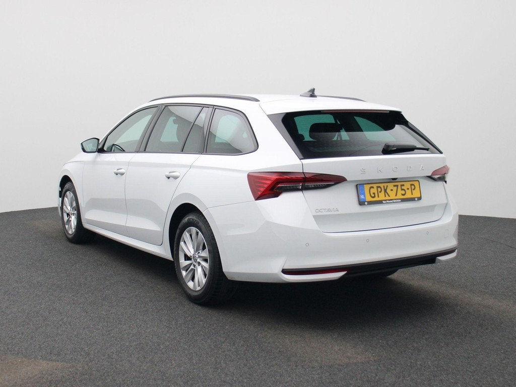 Skoda Octavia Combi 1.5 TSI MHEV Business Edition 115 PK | A, Auto's, Skoda, 12 maanden, Stof, Euro 6, 4 cilinders