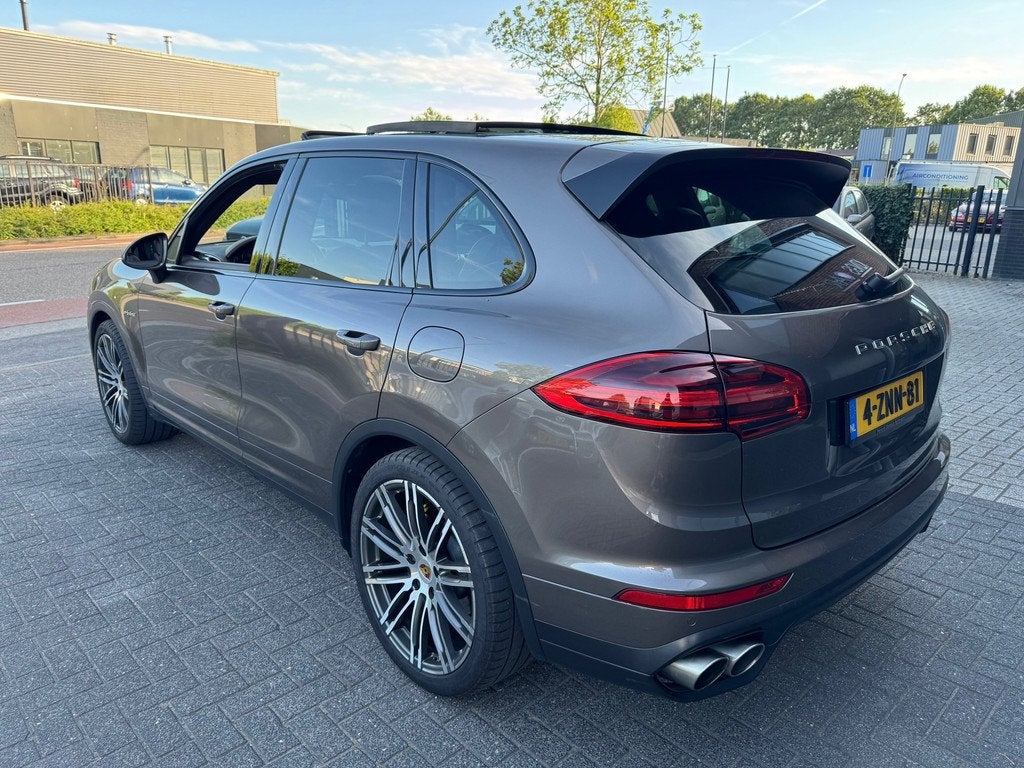 Porsche Cayenne 3.0 S E-Hybrid PANO LUCHTVERING LEDER ORIG N, Auto's, Porsche, Automaat, Cayenne, Gebruikt, Euro 6