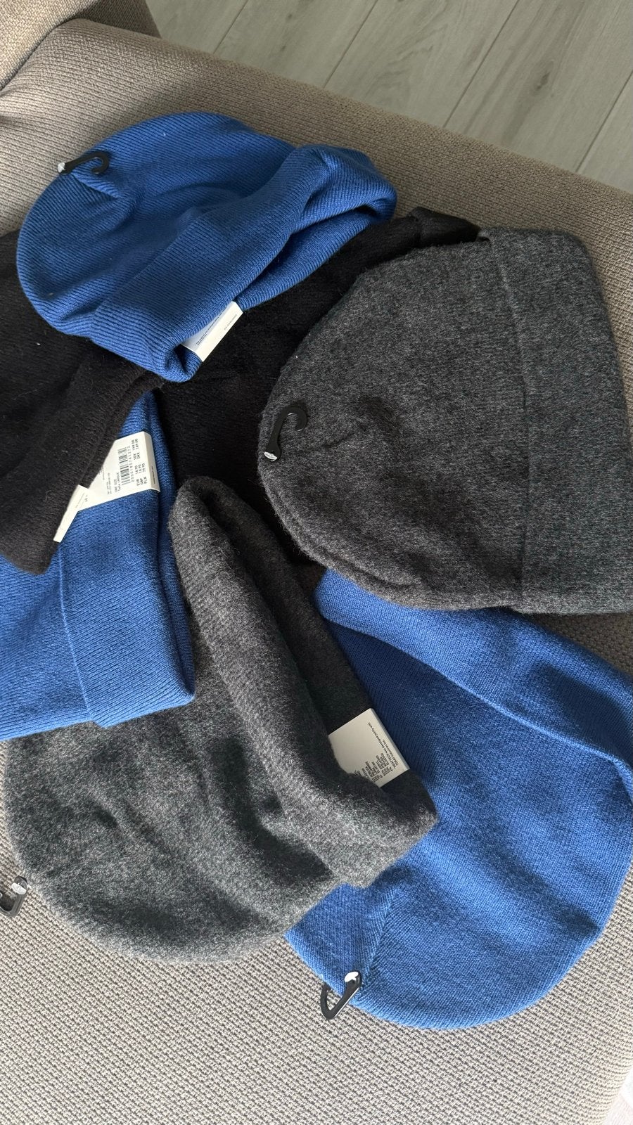 Nieuwe Uniqlo kasjmier muts met labels – €15, Kleding | Dames, Ophalen, Nieuw, Muts