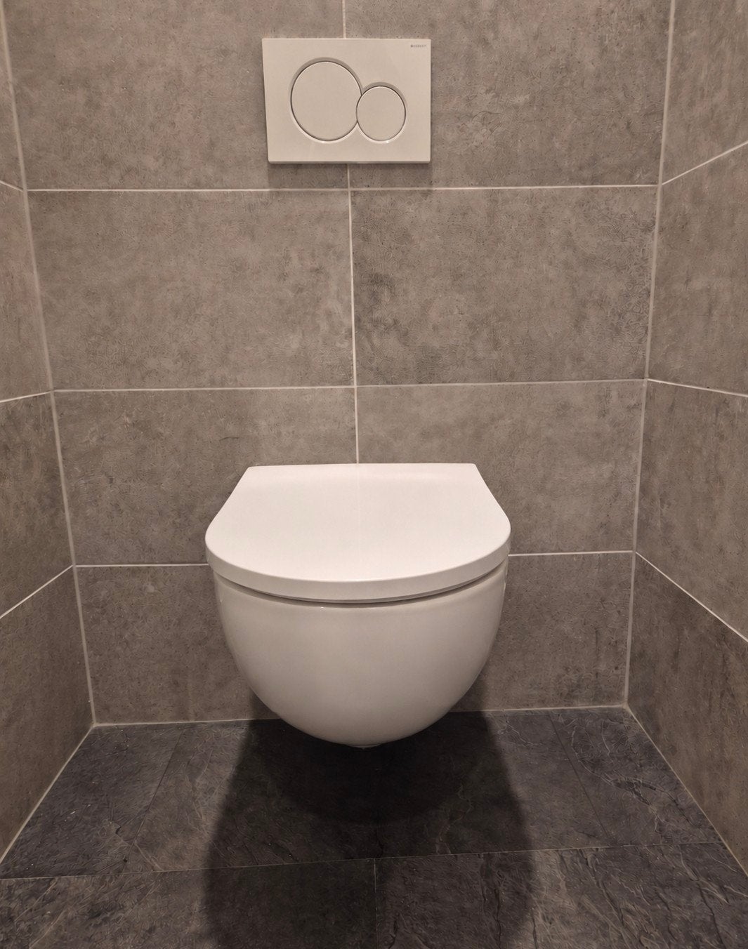 Geberit Sphinx hangtoilet compleet met reservoir softclose, Ophalen, Zo goed als nieuw, Toilet