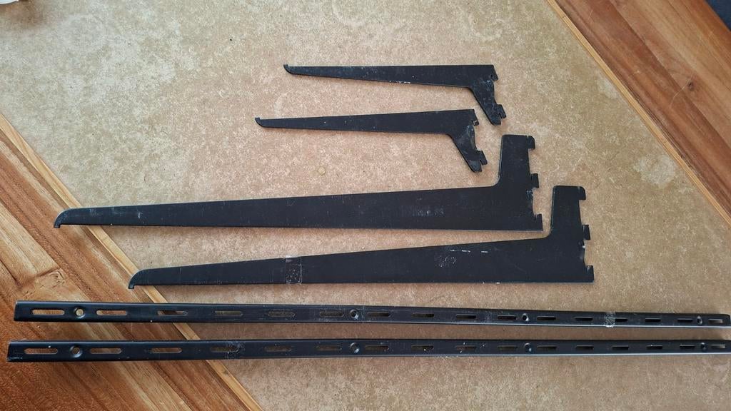 Wandplank systeem SPUR - 2 rails 80cm, 4 plankdragers, Ophalen, Gebruikt