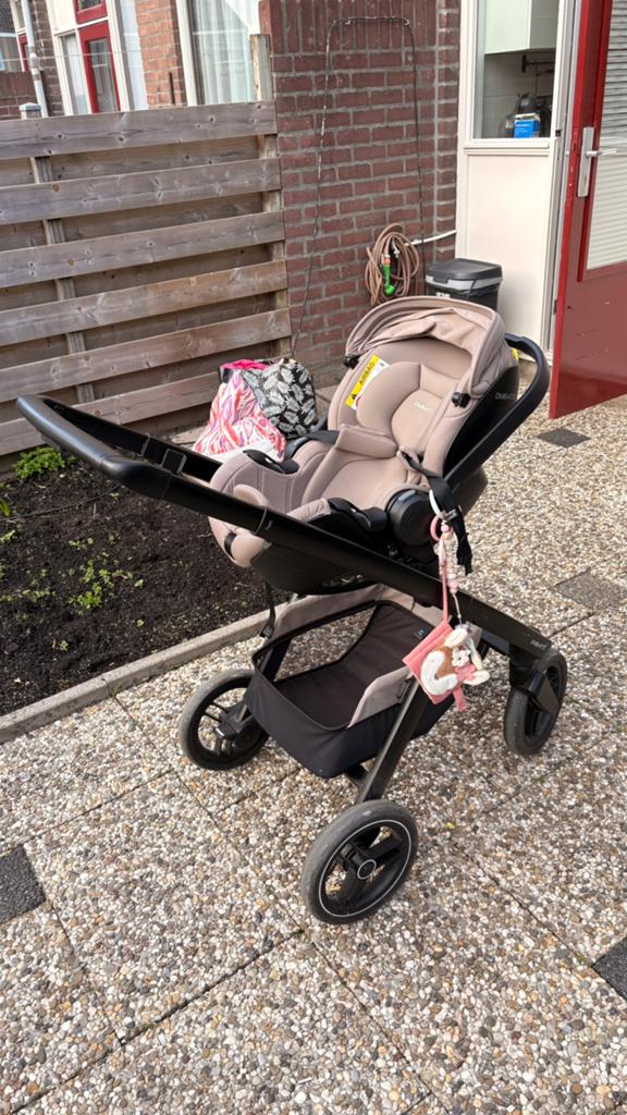 Dubatti two 2 in 1 kinderwagen incl autozitje en voetenzak, Gebruikt, Verstelbare duwstang, Ophalen, Kinderwagen