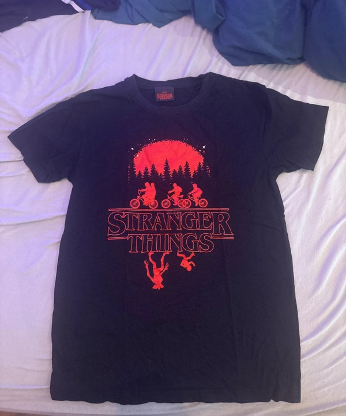 Strangerthings shirt maat xs, Kleding | Heren, T-shirts, Ophalen of Verzenden, Zo goed als nieuw, Maat 46 (S) of kleiner, Rood