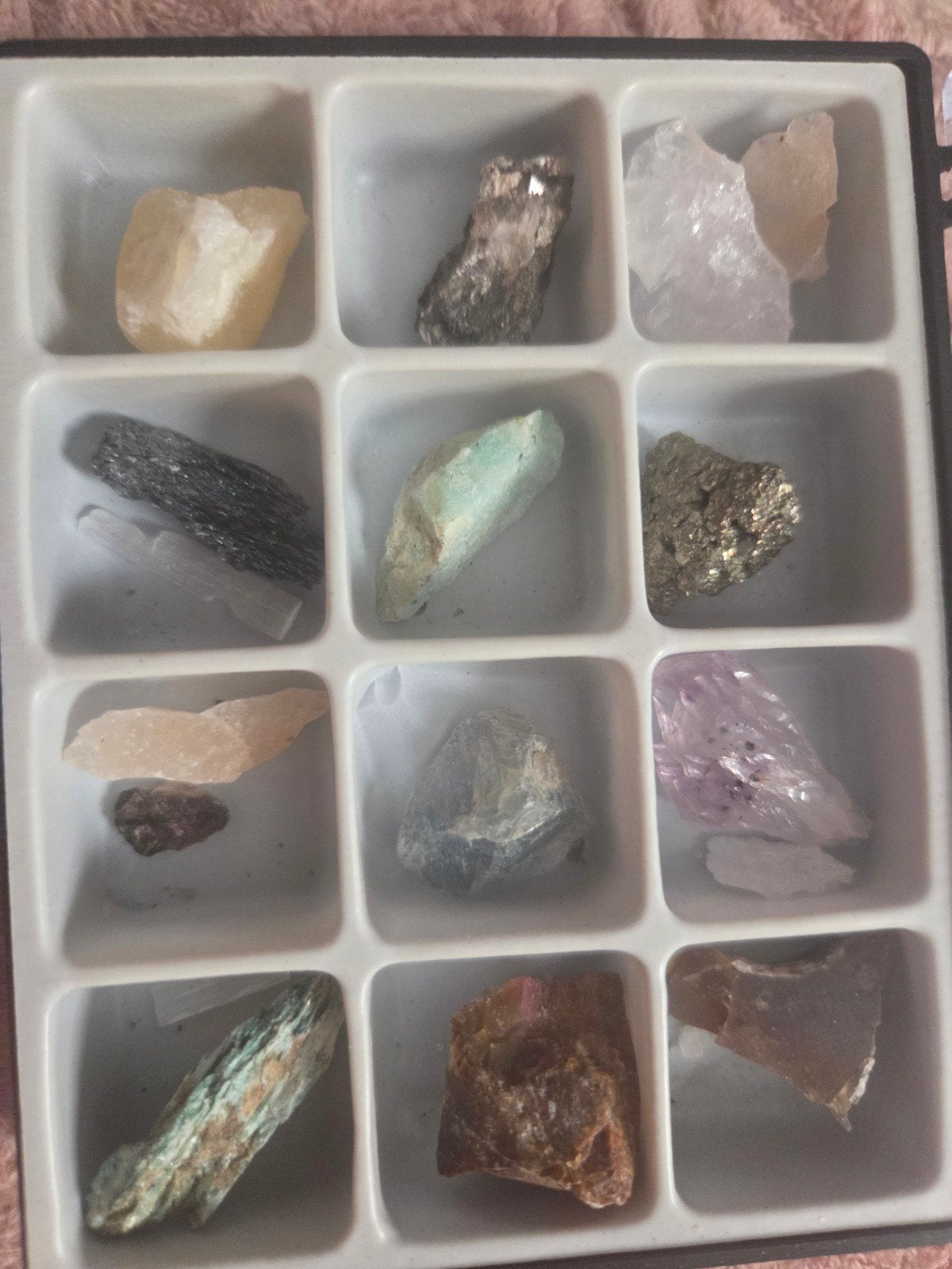 Collectie van 12 diverse mineralen en edelstenen, Ophalen of Verzenden, Mineraal