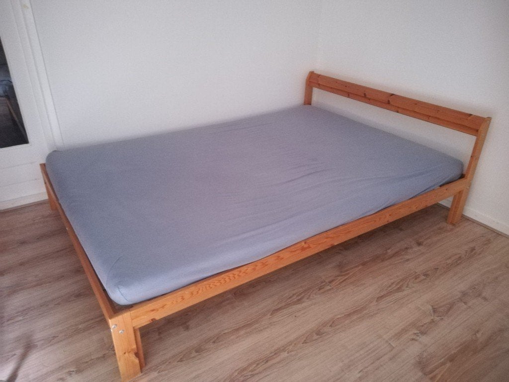 IKEA NEIDEN Bedframe + LURÖY Lattenbodem + Moshult matras, Ophalen, Tweepersoons, 140 cm, Zo goed als nieuw