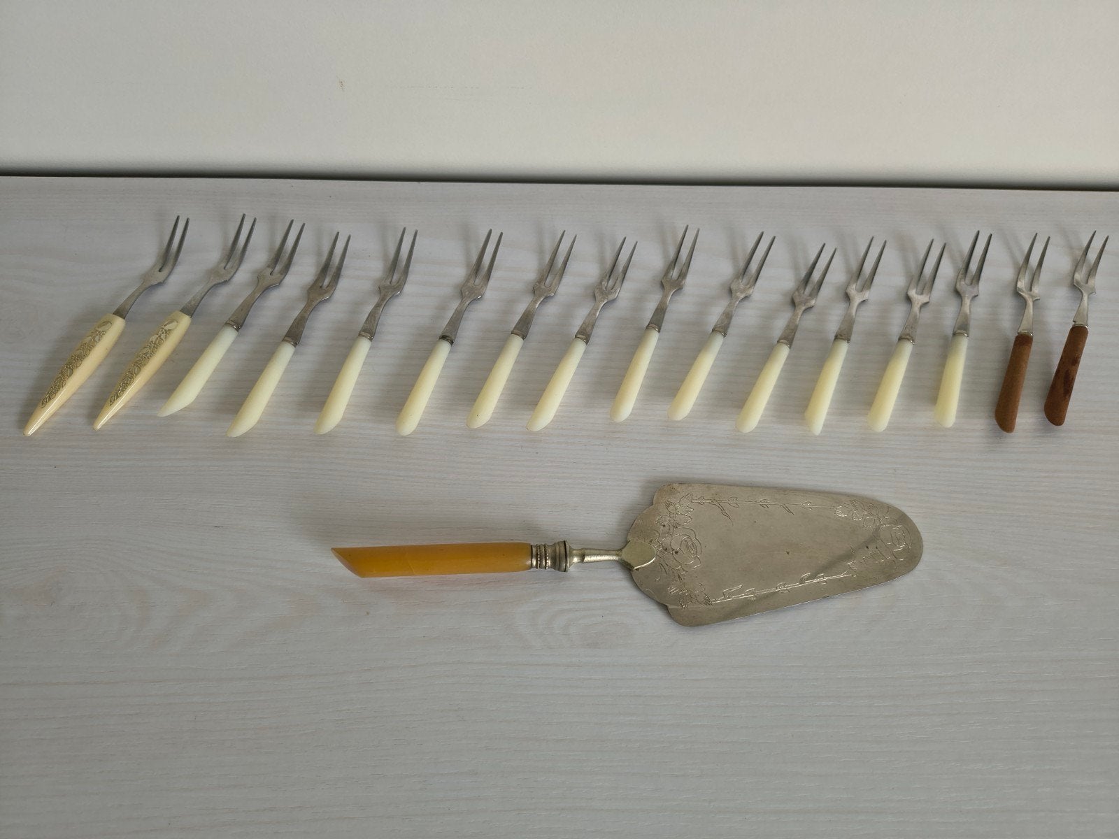 16 vorkjes en 1 taartschep, Antiek en Kunst, Ophalen of Verzenden