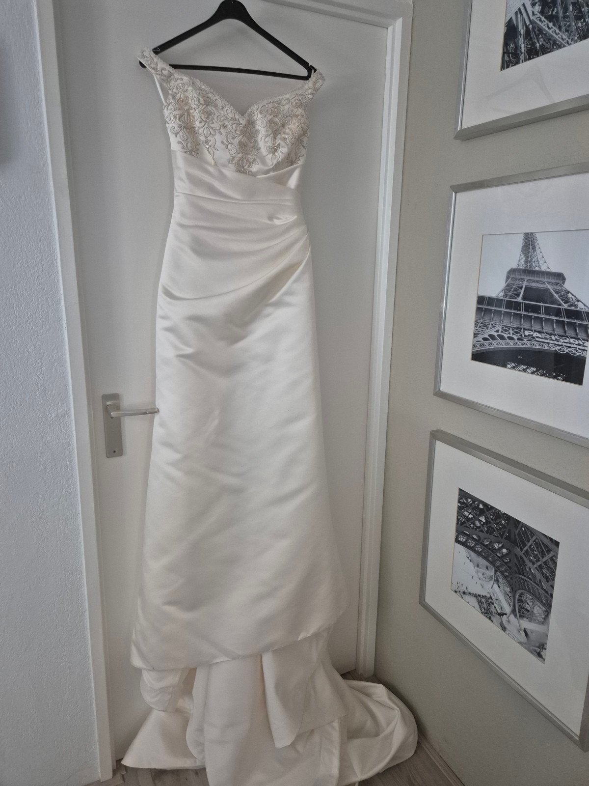 La Sposa trouwjurk mt 36 ivoor, korte sleep en opstiksels,, Trouwjurk, Overige kleuren, La Sposa, Ophalen of Verzenden