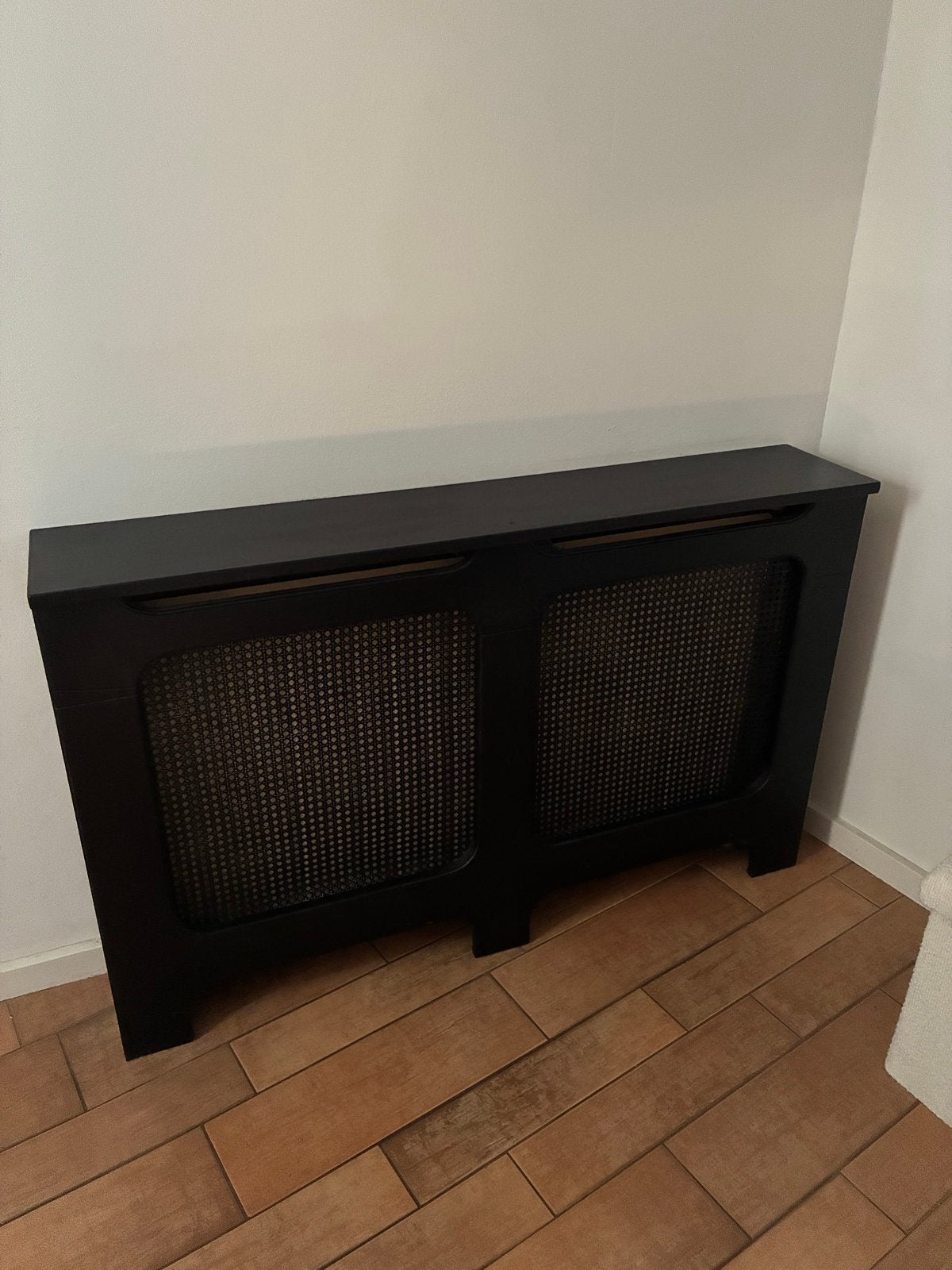 Mooie zwarte radiatorombouw, Ophalen, Gebruikt, Zwart, Hout