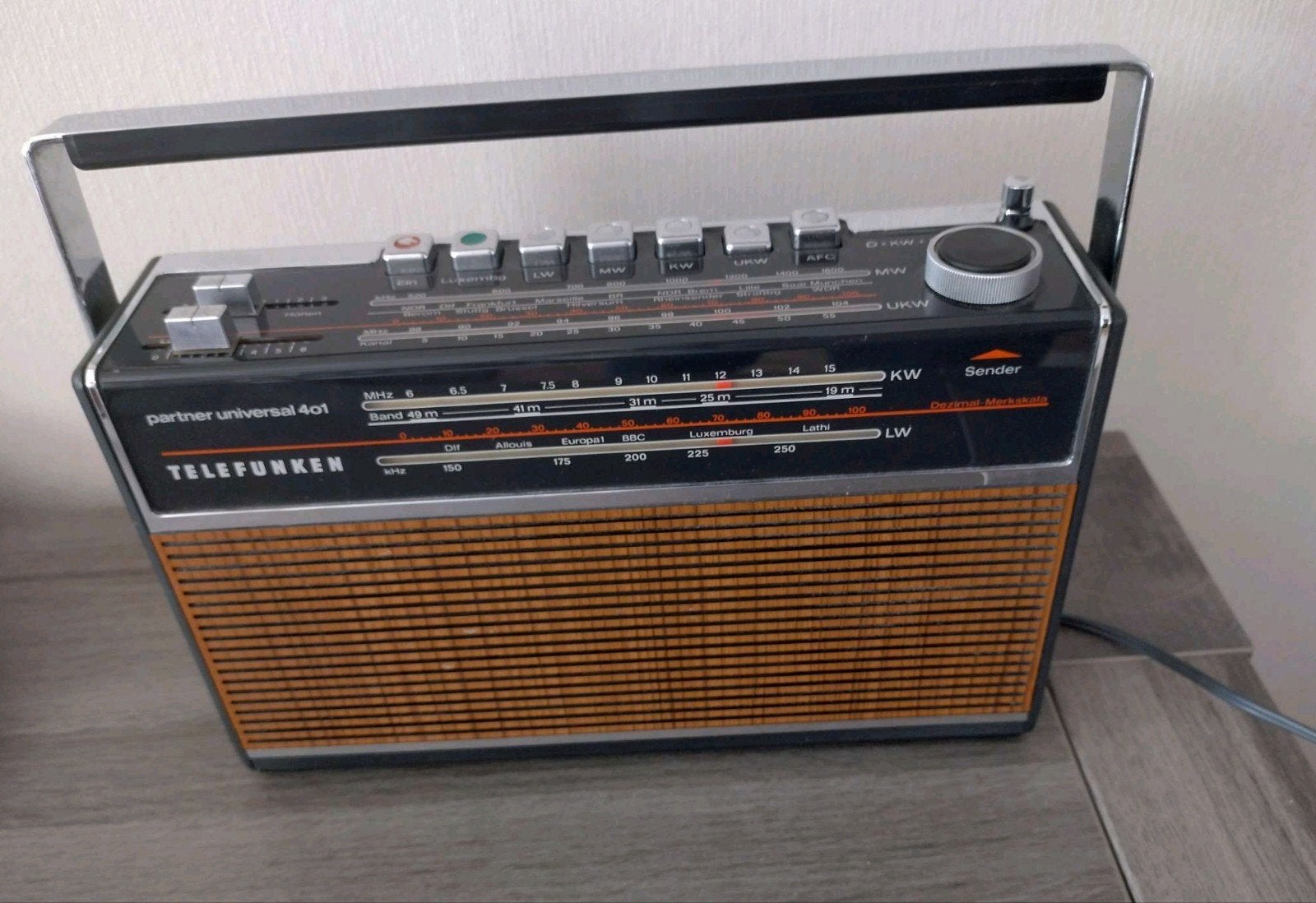 Telefunken Partner Universal 401 Radio - Nieuwstaat, Ophalen of Verzenden, Zo goed als nieuw, Radio