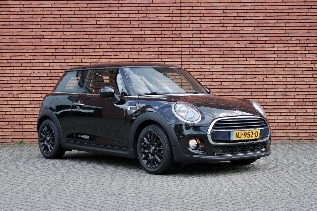 Mini 1.5 Cooper (2017), Navi, Bluetooth, Airco, Cruise, TOP!, Auto's, Voorwielaandrijving, 4 stoelen, Origineel Nederlands, Handgeschakeld