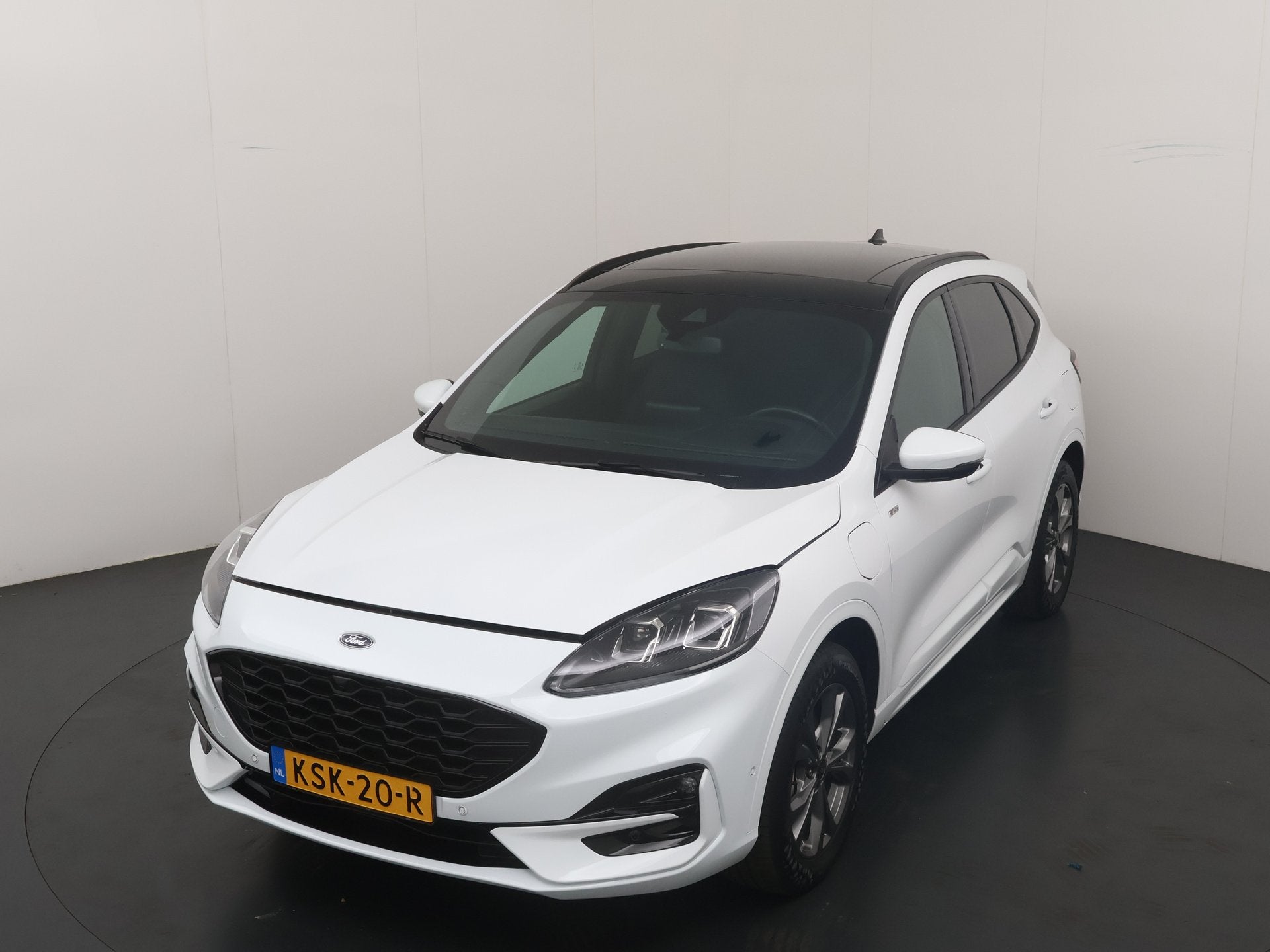 Ford Kuga 2.5 PHEV 225pk ST-Line | Dealer onderhouden | Trek