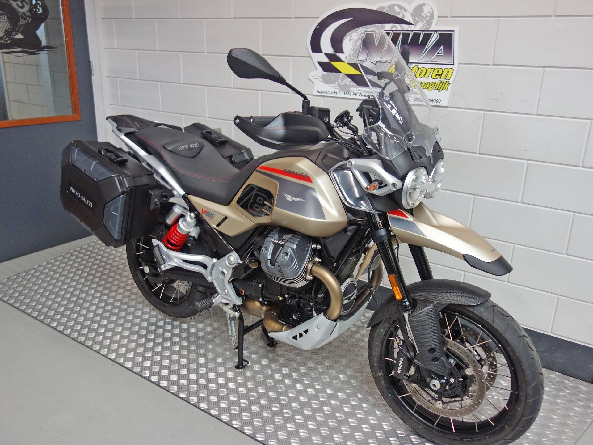 Moto Guzzi V85 TT Travel, Motoren, Meer dan 35 kW, Overig, Handvatverwarming, Gebruikt
