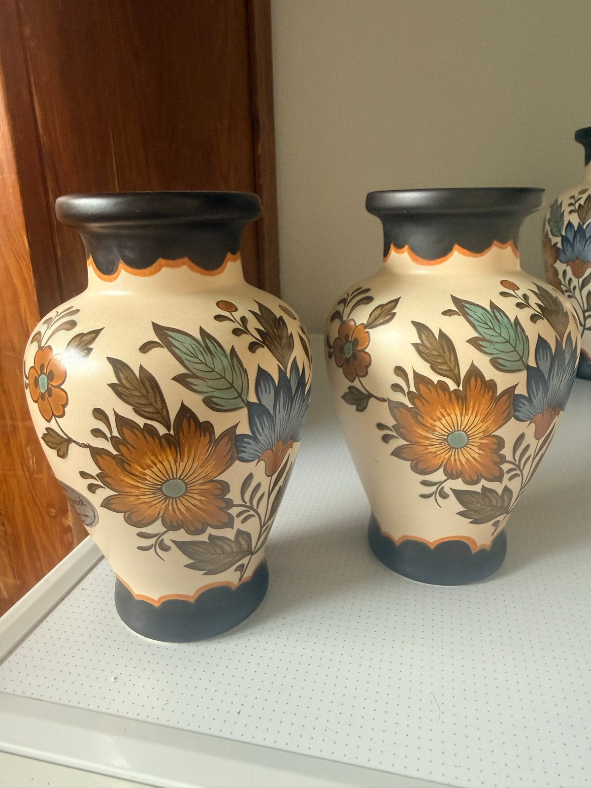 Set van 2 decoratieve vazen met bloemmotief, Antiek en Kunst, Ophalen