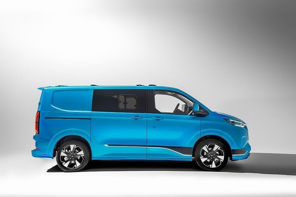 Ford E-Transit Custom 65 kWh 218PK L1H1 Sport | Te bestellen, Automaat, Blauw, 470 min, 218 pk