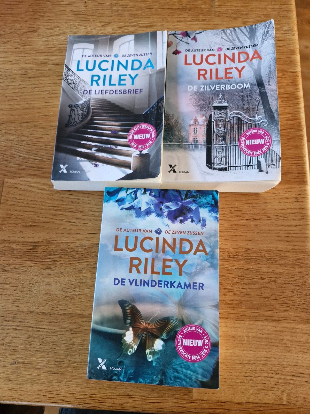 de zeven zussen lucinda riley, Ophalen of Verzenden, Zo goed als nieuw
