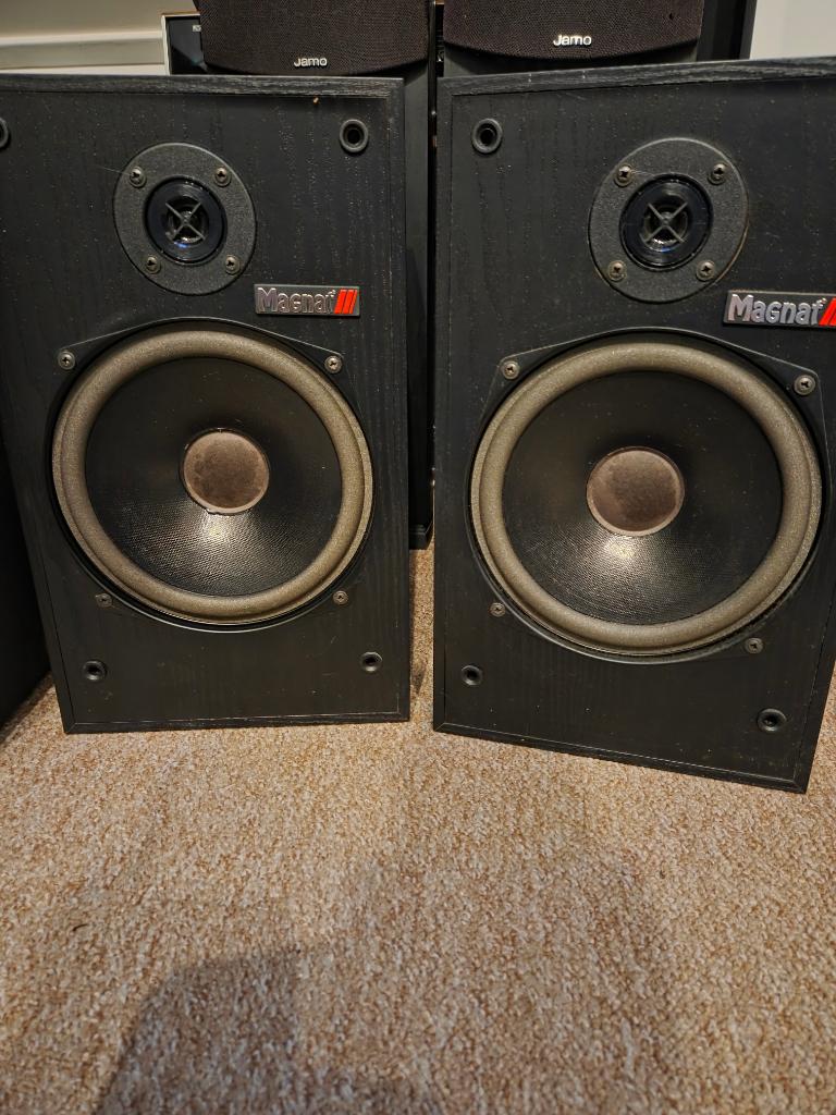 Magnat Concept 1A speakers
