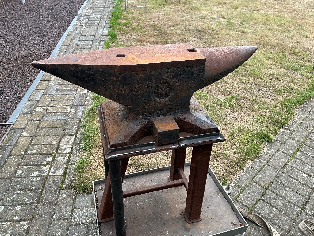 Aambeeld, Ophalen