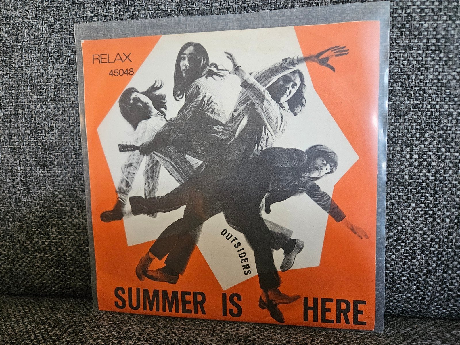 Nederbeat ~ The Outsiders - Summer Is Here, Cd's en Dvd's, Vinyl | Rock, Gebruikt, Verzenden, Originele persing, 7 inch