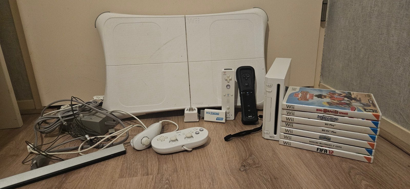 Wii console met Balance Board en games (excl. HDMI), Ophalen of Verzenden, Zo goed als nieuw, Met 2 controllers, Met games