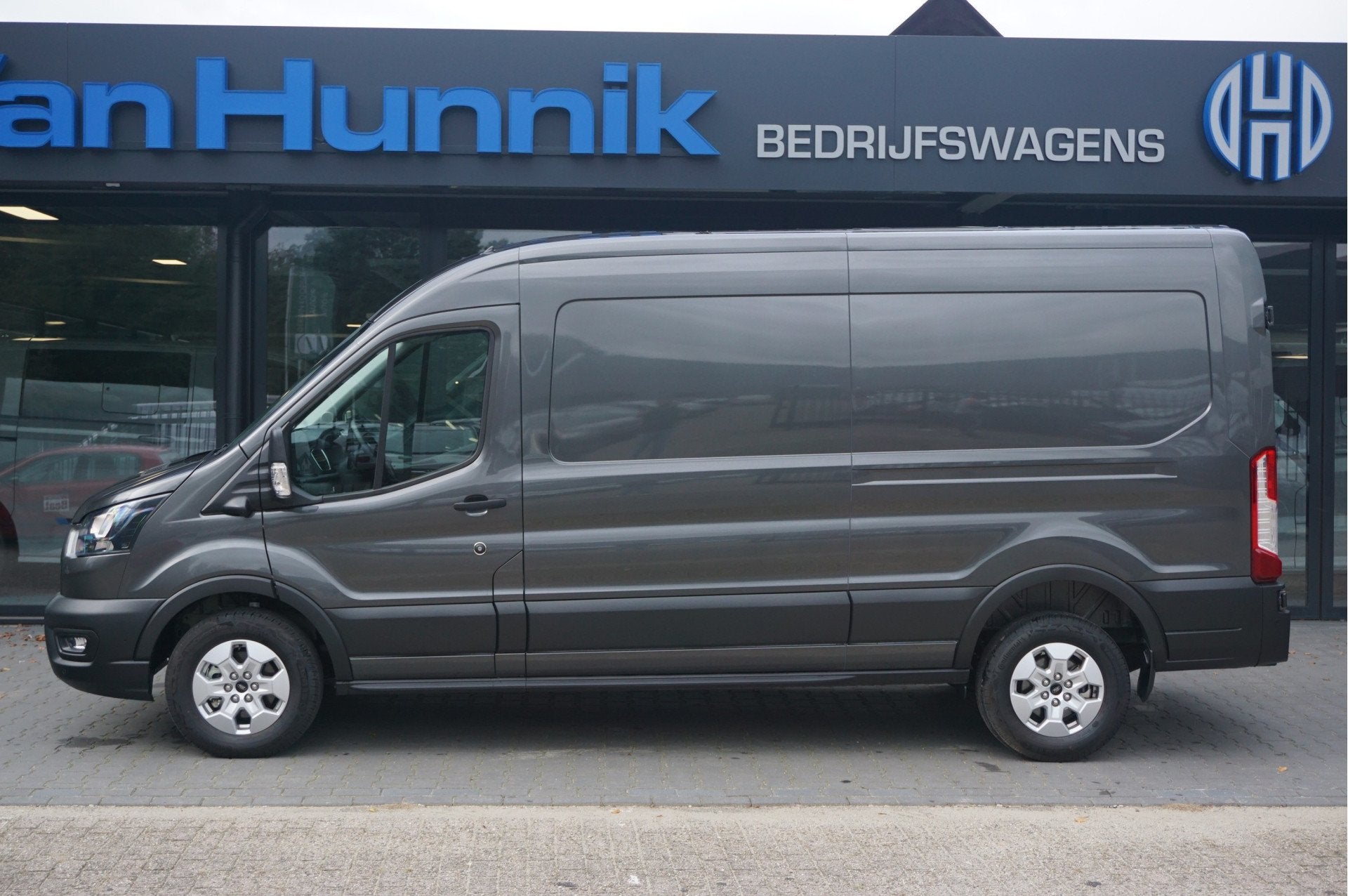 Ford Transit 350L 130PK L3H2 LDT BPM VRIJ! 10" Navi, 360 C, Voorwielaandrijving, Gebruikt, 4 cilinders, 2800 kg
