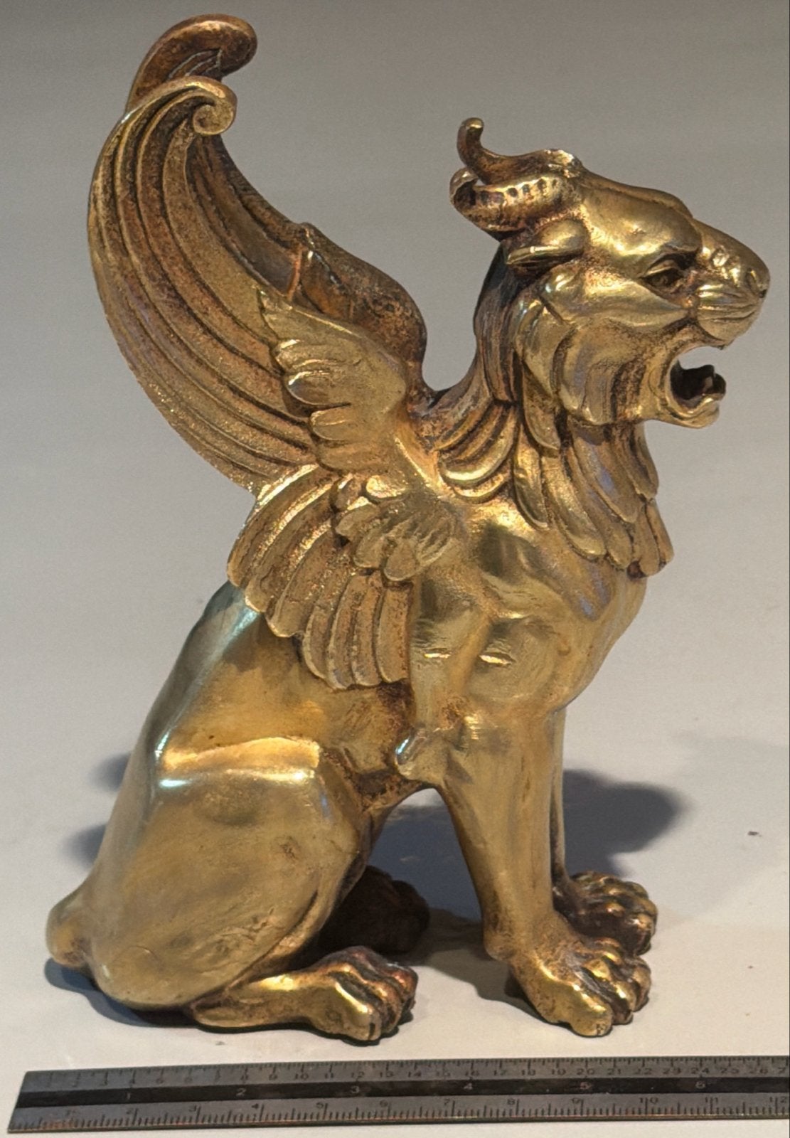 Antiek bronzen gevleugelde leeuw - Griekse mythologie