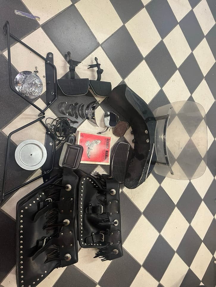 Harley-Davidson onderdelen - Spatbord en floorboard beschadi, Ophalen, Gebruikt