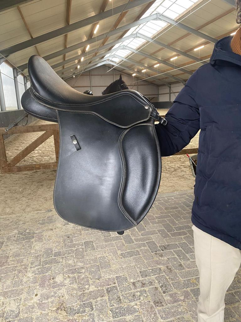 Veelzijdigheids zadel te koop!, Dieren en Toebehoren, Paarden en Pony's | Zadels, Ophalen, Gebruikt, Recreatie