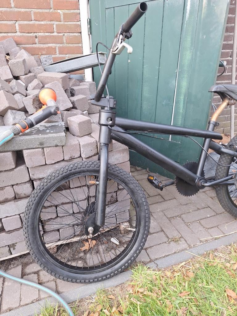 Zwarte BMX fiets, Ophalen