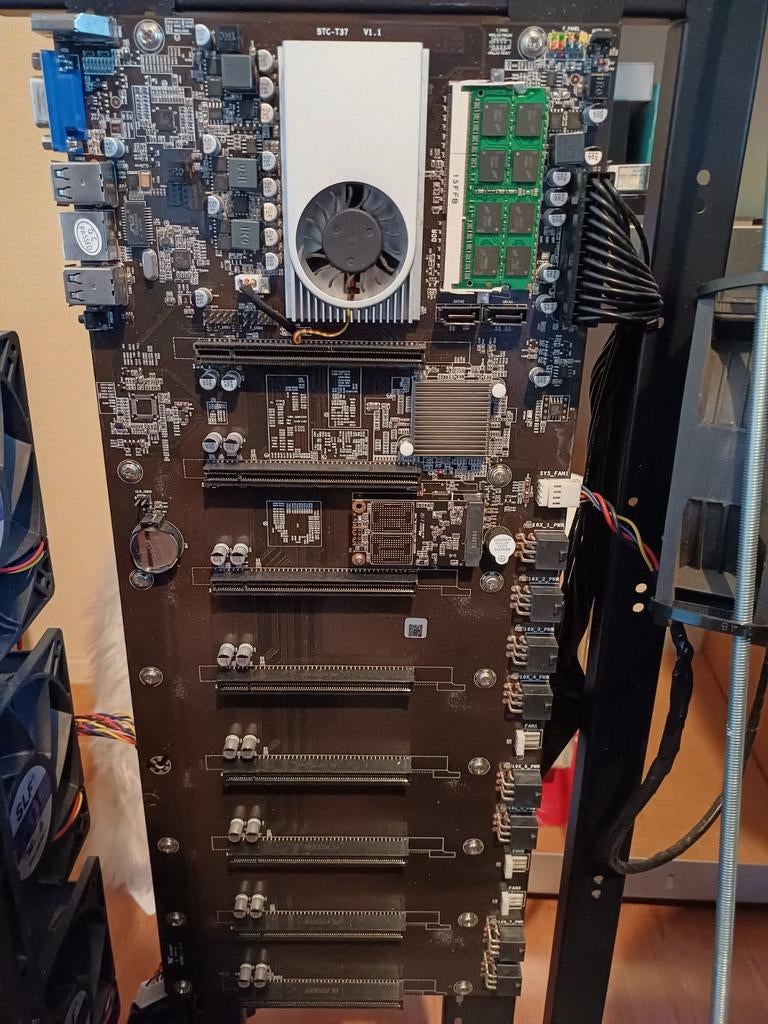 Mining moederbord BTC-T37, met 8GB en 128 GB SSD, Ophalen, Gebruikt, Overige typen, DDR3