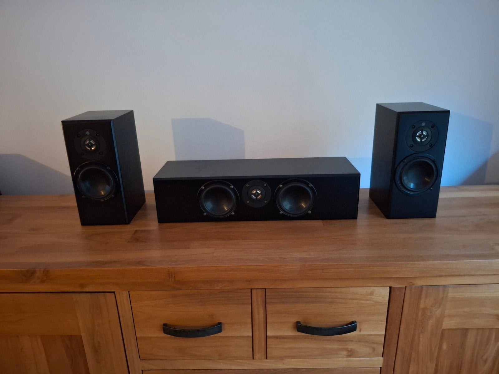 Totem  dreamcatcher luidsprekers +  center in nieuwstaat., Ophalen, Zo goed als nieuw, Center speaker, Overige merken