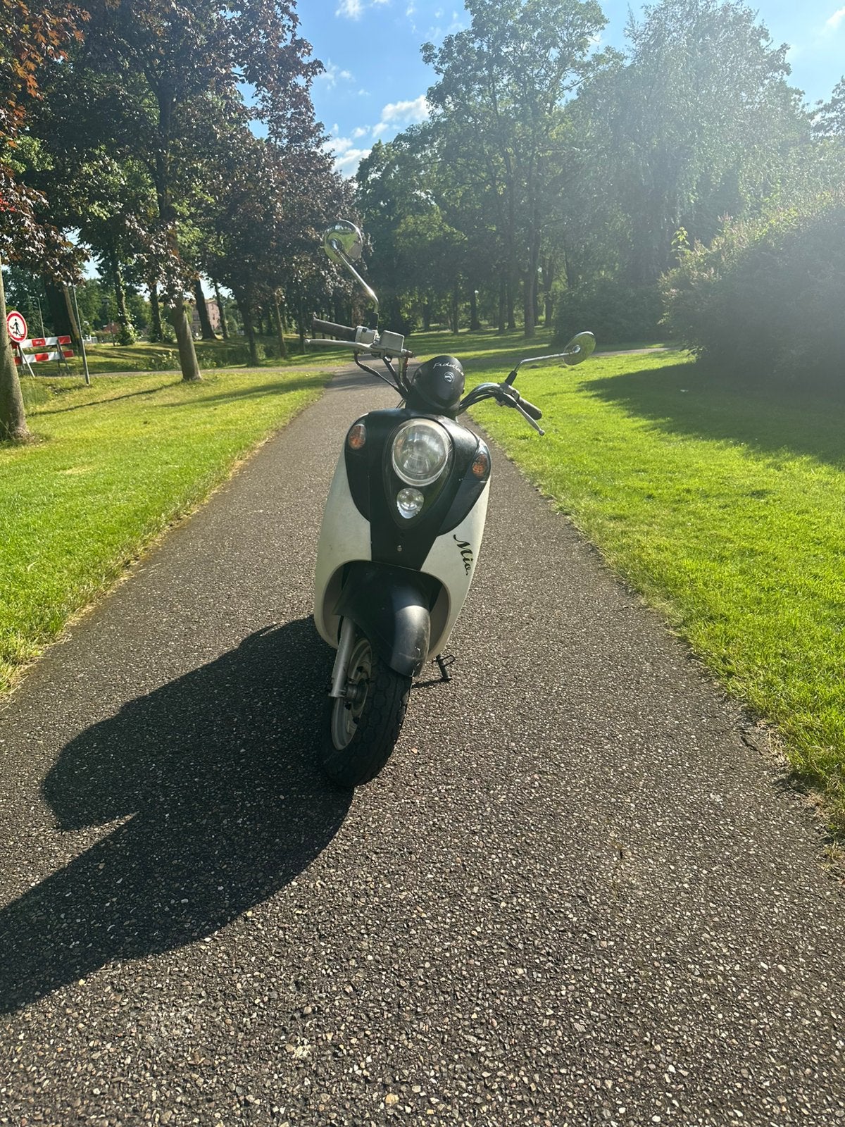 Sym mio, Fietsen en Brommers, Scooters | SYM, Zo goed als nieuw, Mio, Benzine, Ophalen